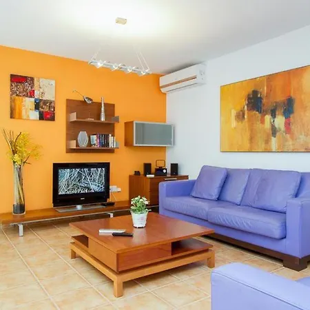Villa Playa Blanca Sleeps 6 Pool Air Con Wifi *