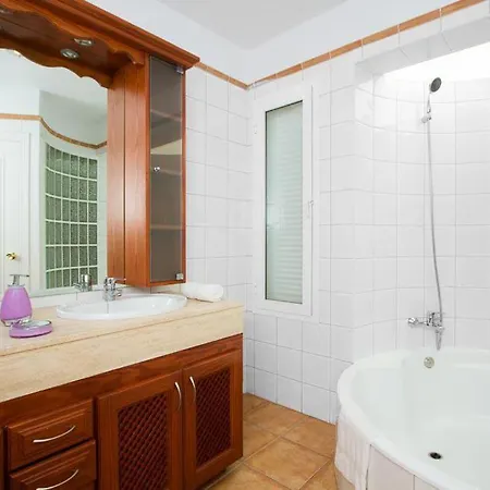Playa Blanca Sleeps 6 Pool Air Con Wifi Willa