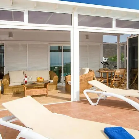 Playa Blanca Sleeps 6 Pool Air Con Wifi